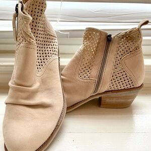 Sofft Ambrea Ankle Boots- Size 9.5